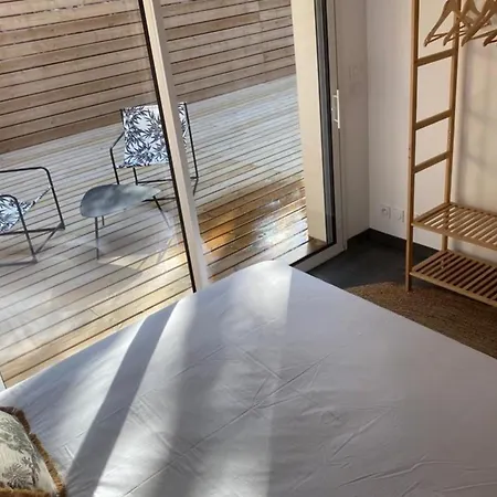 Location 3 Piscine Privee فندق